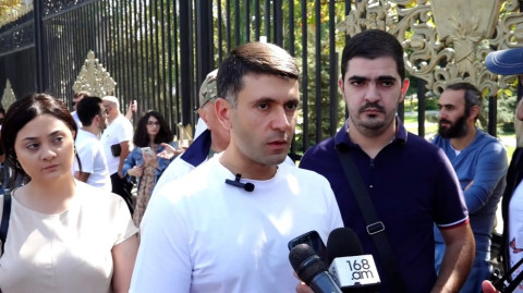 «Համազգային ճգնաժամ է». բողոքի ակցիա Ազգային ժողովի դիմաց