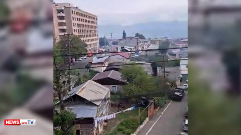«Մեր Արցախ, քեզ դավաճանեցին, էսքան խոխա սպանեցին».քաղաքացին արցունքն աչքերին հրաժեշտ է տալիս Արցախին