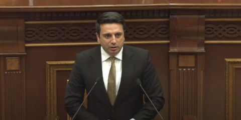 Աստված լրբից երես է թեքում. ԱԺ նախագահը՝ կին պատգամավորին