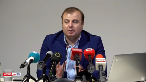 Լեւոն Քոչարյանին կալանքի տակ են պահում պատժելու համար. պաշտպան