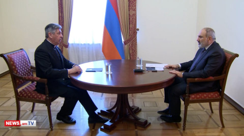 Փաշինյանին է հանձնվել Հռոմի Ֆրանցիսկոս պապի կողմից շնորհված շքանշանը
