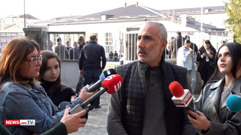Փաշինյանի դեմ խոսողին կալանքի են տանում, իսկ թքողին ու ԱԺ–ում լեզու կտրողին՝ չէ. զոհվածի հայր