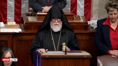 Արամ Ա կաթողիկոսի աղոթքը` ԱՄՆ ներկայացուցիչների պալատում