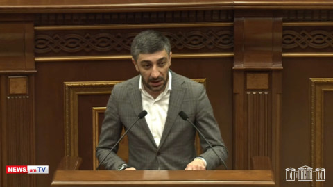 Մի հատ բառ փոխելու համար հսկայական կառույցի ղեկավարը գալիս ժամերով մնում է ԱԺ–ում. Վիլեն Գաբրիելյան