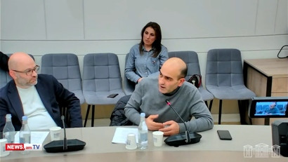 Լարսում հազարավոր դոլարներ են կորցնում, դուք զարգացման տեսլականից եք խոսում. ընդդիմադիրը` Քերոբյանին