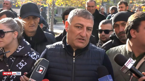 Ինսուլտ տարած ձկնաբույծ ունենք, եկել է հանդիպման, բայց խաբում են. ցուցարարները դժգոհ են Սիմիդյանից