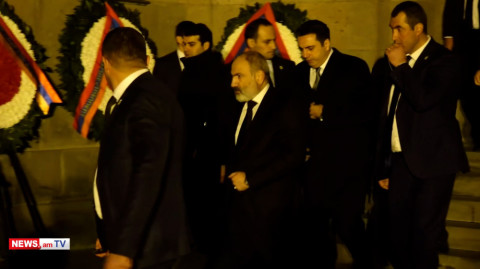 Փաշինյանն Ալեն Սիմոնյանի հետ ներկա է գտնվել Բաբկեն Արարքցյանի հոգեհանգստի արարողությանը