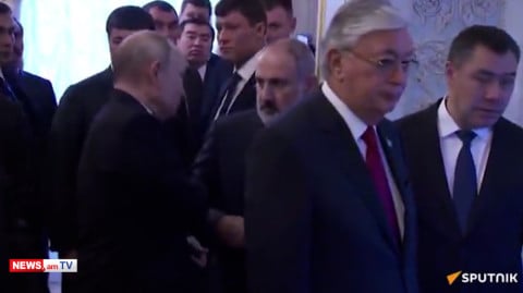 Armenia’s Pashinyan, Russia’s Putin actively talk during tour before informal CIS summit