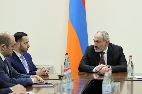Փաշինյանը ԲՏԱ նախարարության աշխատակազմին է ներկայացրել է նորանշանակ նախարարին