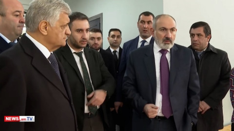 Փաշինյանը Ստեփանավանում նորակառույց մարզադահլիճ է այցելել, հանձնարարել արագ շտկել թերությունները