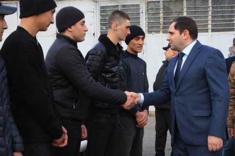 «Բարի ծառայություն մաղթենք». Հայաստանում մեկնարկել է ձմեռային զորակոչը