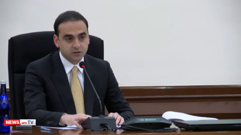 Մյասնիկյանի վրա ամեն օր տեսնում եմ սեւ ծուխ թողնող ավտոբուս. Ավինյանը դժգոհեց