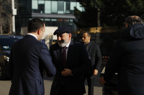 Armenia, Georgia premiers hold private talk in Tbilisi