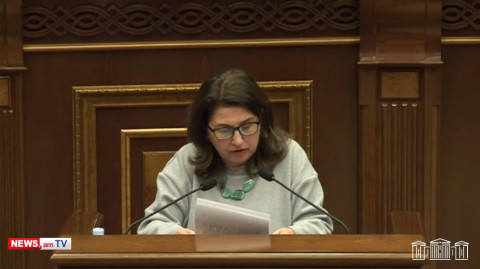 «Հարիֆն իր թիմով երկիրը կործանում է», «Մեծ կին եք, ամոթ է». կին պատգամավորների լեզվակռիվը