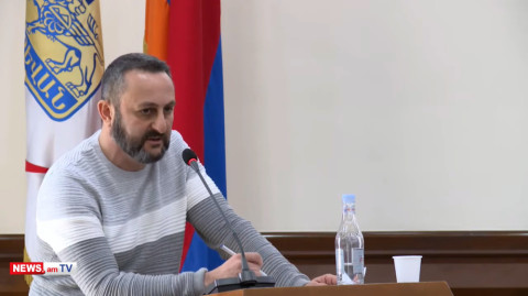 Դուք  մանկապարտեզի երեխեքի նման գալիս, էստեղ կոճակ եք սեղմում. ավագանու ընդդիմադիր անդամը՝ ՔՊ–ին
