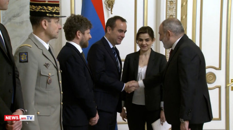Հայաստանի գլխին կախված սպառնալիքները մեզ ստիպում են ավելի արագ առաջ ընթանալ. Լըկորնյուն՝ Փաշինյանին