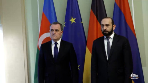 Meeting between the delegations led by Ararat Mirzoyan and Jeyhun Bayramov commenced in Berlin