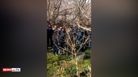 «Հրեշավոր վարքագիծ են դրսեւորում, տվեցին, ջարդեցին մարդկանց տնկած ծառերը». լարված վիճակ Նոր Նորքում