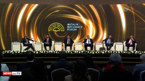 Անթալիայում Ռուբինյանի եւ Քըլըչի բանավեճը՝ հայ–թուրքական սահմանի բացման վերաբերյալ