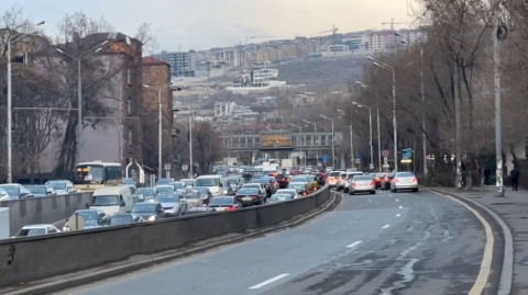Մարտի 8-ին ընդառաջ` Երևանում խցանումներ են