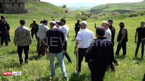 Պատասխան եք տալու. լարված վիճակ Ոսկեպարում, թույլ չեն տալիս ականազերծման աշխատանքներ անել