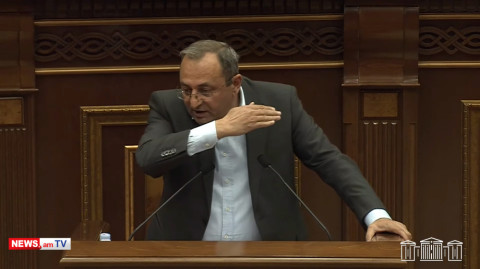 Ձեր դաշնակիցները թուրքերն ու ադրբեջանցիներն են, մերն էլ ռուսներն ու իրանցիներն են. Արծվիկ Մինասյան