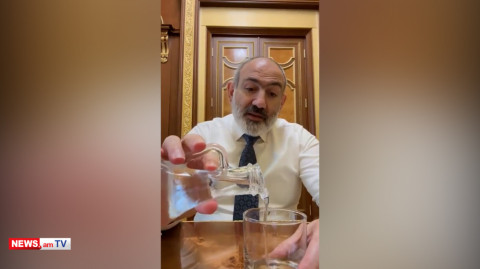 Փաշինյանը ջրով բաժակի օրինակով բացատրում է տարածքների զիջումը Տավուշում