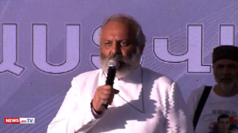 Փաշինյան, 1 ժամ ժամանակ ունես հրաժարական ներկայացնելու. Բագրատ Սրբազան