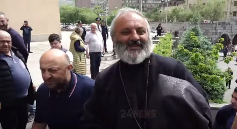 Վեհափառի հետ միշտ էլ հանդիպում ենք, որ վայրկյանին նա ցանկանա կամ մենք խնդրենք. Բագրատ Սրբազան