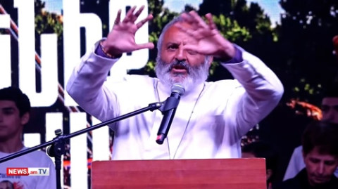 Ոսկեպարով պիտի վերադառնանք Արցախ. Բագրատ Սրբազան