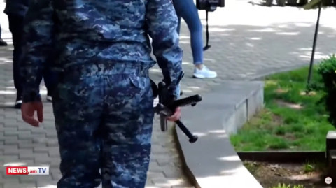 Օպերայի տարածքում ոստիկանների մոտ նաեւ «դուբինկաներ» կան