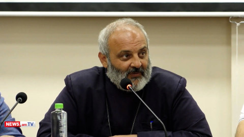 Այս պահին մեր ժողովրդի գոյության հարցն է դրված. Բագրատ Սրբազանը` քաղաքական ուժերին