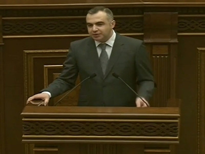 Խորհրդարանում հիշեցին Ջենիֆեր Լոպեսին եւ Մոնիկա Բելուչիին