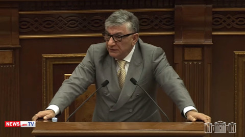 «Կամ բանտում էին հայտնվում, կամ մահանում էին». Խաչատուր Սուքիասյանն ԱԺ ամբիոնից սպառնաց ընդդիմությանը