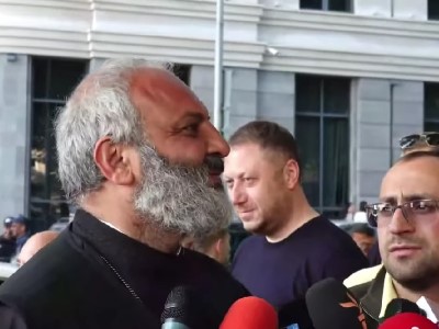 ՈւՂԻՂ. Բագրատ Սրբազանը մեկնում է Սարդարապատ