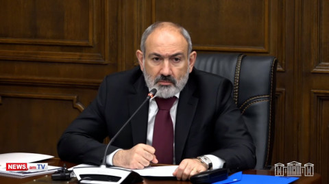«Բա ո՞վ ա ողբալու, եթե դու գունավոր շոր ես հագել, տականք դավաճան». Փաշինյան