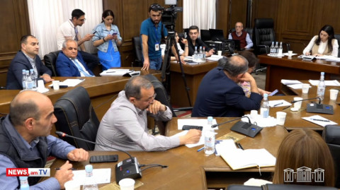 ««Արա»–ն դու ես այ տղա», «Տո դու ինչ կարաս ասես վափշէ» ԱԺ–ում իրավիճակը լարվեց