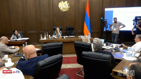 Ձեր տեղակալը հայհոյել է հոգեւորականին. Արթուր Խաչատրյանը՝ ԿԳՄՍ նախարարին