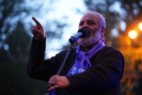Մի ցրվեք, ծրագիր ունենք․ Շատ հավանական է գնալու ենք կառավարության շենք․ Բագրատ սրբազան
