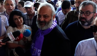 Ոստիկանապետը թող մտածի իր և իր որդու գործարքների մասին. Բագրատ Սրբազան
