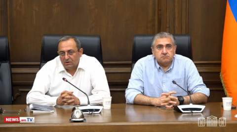 Մանդատների հարցը մեր օրակարգում է, բայց մեզ որեւէ մեկը չի կարող դա պարտադրել. Արծվիկ Մինասյան