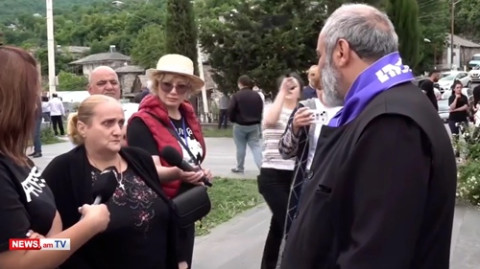 Երբ Նիկոլը վեր կկենա, ուզո՞ւմ ես էս գյուղն էլ տա, նոր վեր կենա. արցախցին` Բագրատ Սրբազանին