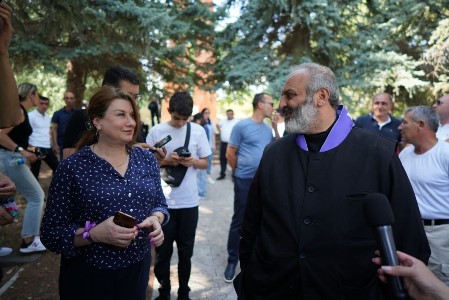 ՈւՂԻՂ. Բագրատ Սրբազանն այցելում է Բյուրական
