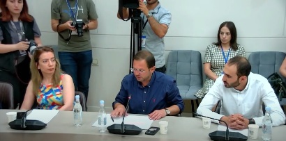 Կիրանցում 15 մետրի վրա տուն կա, սահմանային շերտը ո՞նց եք կանոնակարգելու․ Մանուկյանը՝ ԱԱԾ փոխտնօրենին