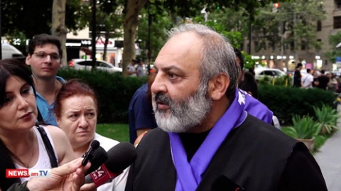 Ադրբեջանը ինչու պետք է գնա բանակցությունների, եթե ամեն օր իր ուզածը ստանում է. Բագրատ Սրբազան