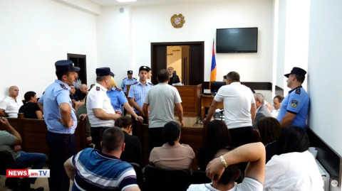 «Չափերդ ճանաչի, արա». հրդեհից զոհված զինծառայողի հոր նյարդերը տեղի տվեցին վկայի ցուցմունքի ժամանակ