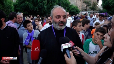 Բոլոր ճակատներով սկսել ենք իրավական գործընթացներ թե՛ ոստիկանների, , թե՛ նեռի հանդեպ. Բագրատ Սրբազան