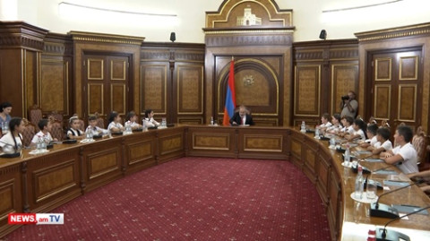 Օրինակ դուք ի՞նչ կանեիք, որ ձեզ վարչապետ չընտրեին. դպրոցականի հարցը՝ Փաշինյանին