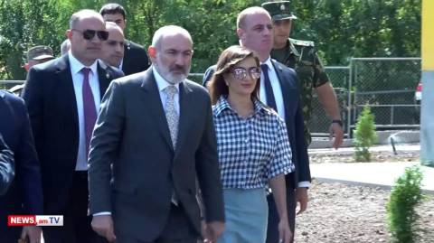 Փաշինյանը տիկնոջ հետ կտրեց Կիրանցի նորակառույց դպրոցի կարմիր ժապավենը