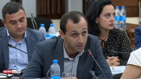 Երևանը կորած է աղբի և գարշահոտության մեջ, անձրև է գալիս, քաղաքը վերածվում է լճի. Արշակ Սարգսյան